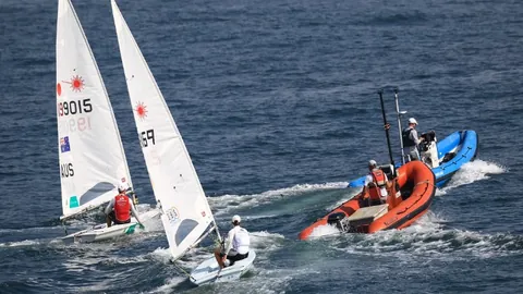 曼联力追德甲新锐西蒙斯，意图接替B哥，转会费用高昂